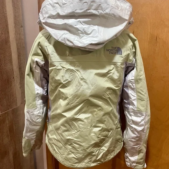 The North Face White and Green Ski Jacket - Picture 3 of 5